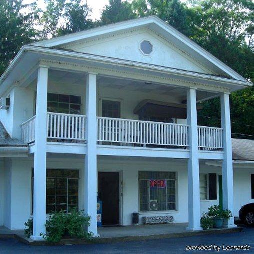 Andover Holiday Motel מראה חיצוני תמונה