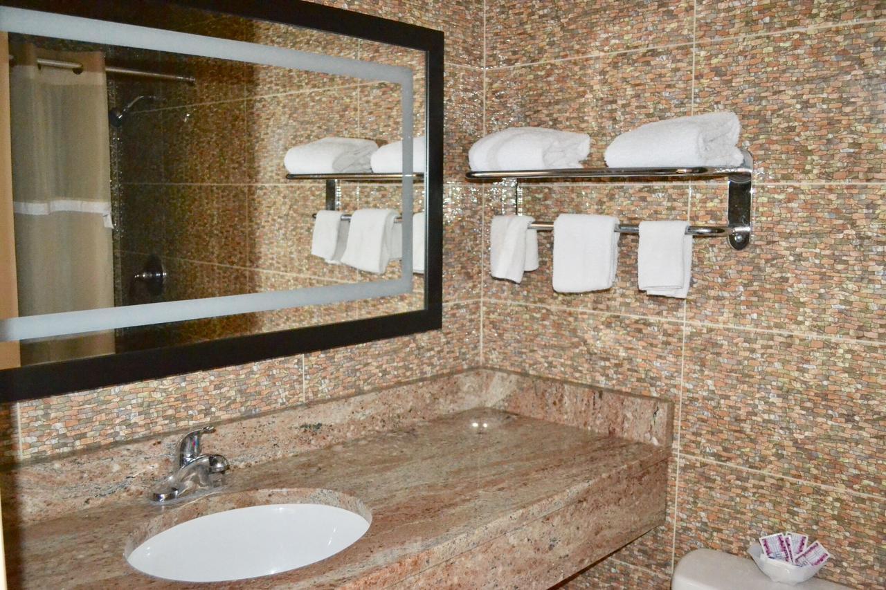Andover Holiday Motel מראה חיצוני תמונה