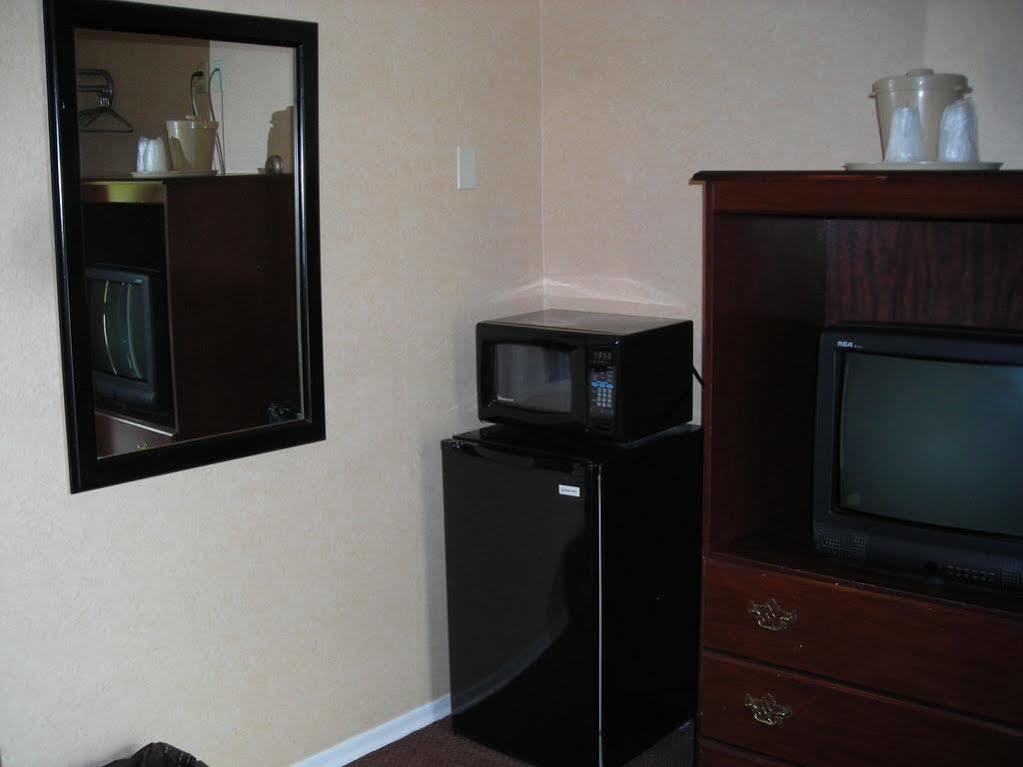 Andover Holiday Motel מראה חיצוני תמונה