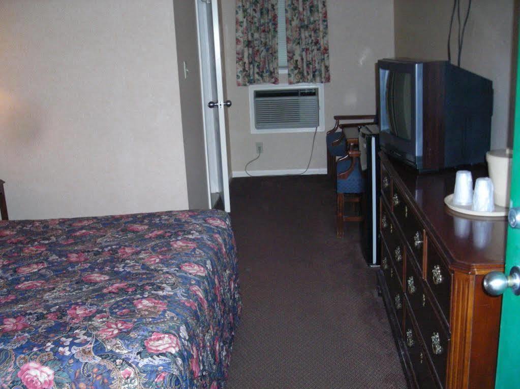 Andover Holiday Motel מראה חיצוני תמונה